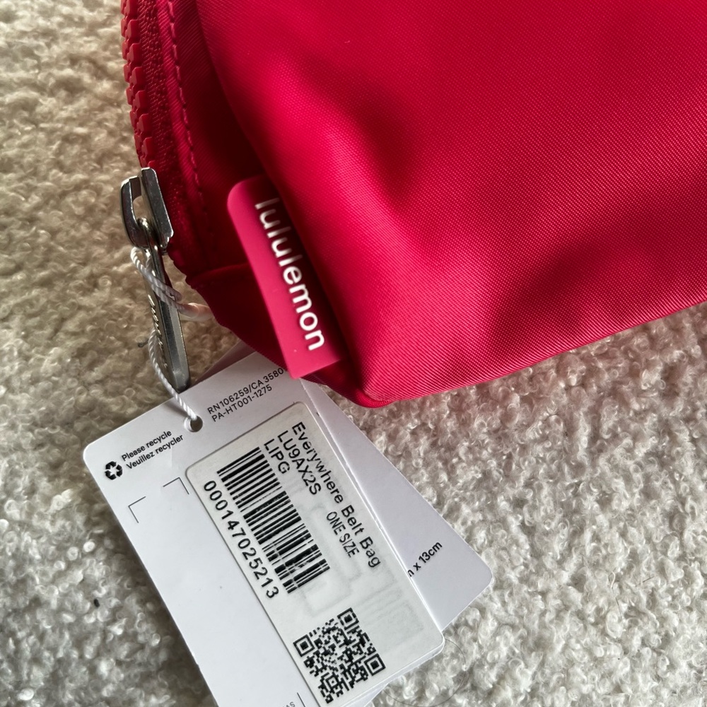 Lululemon Everywhere Belt Bag 1L - Picture 3 of 4